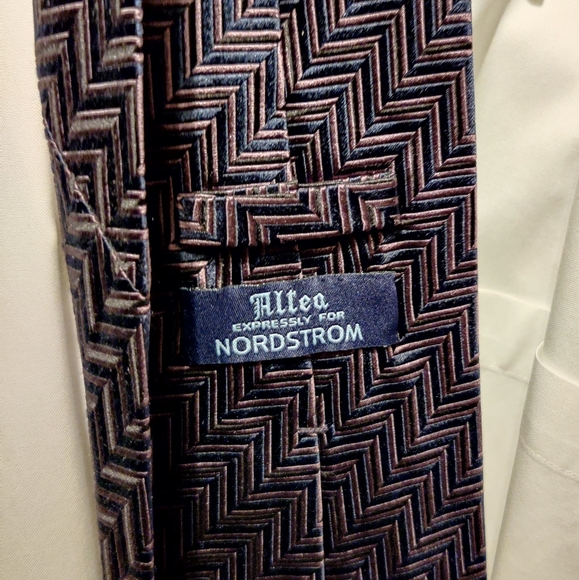 Designer Tie - Picture 4 of 4